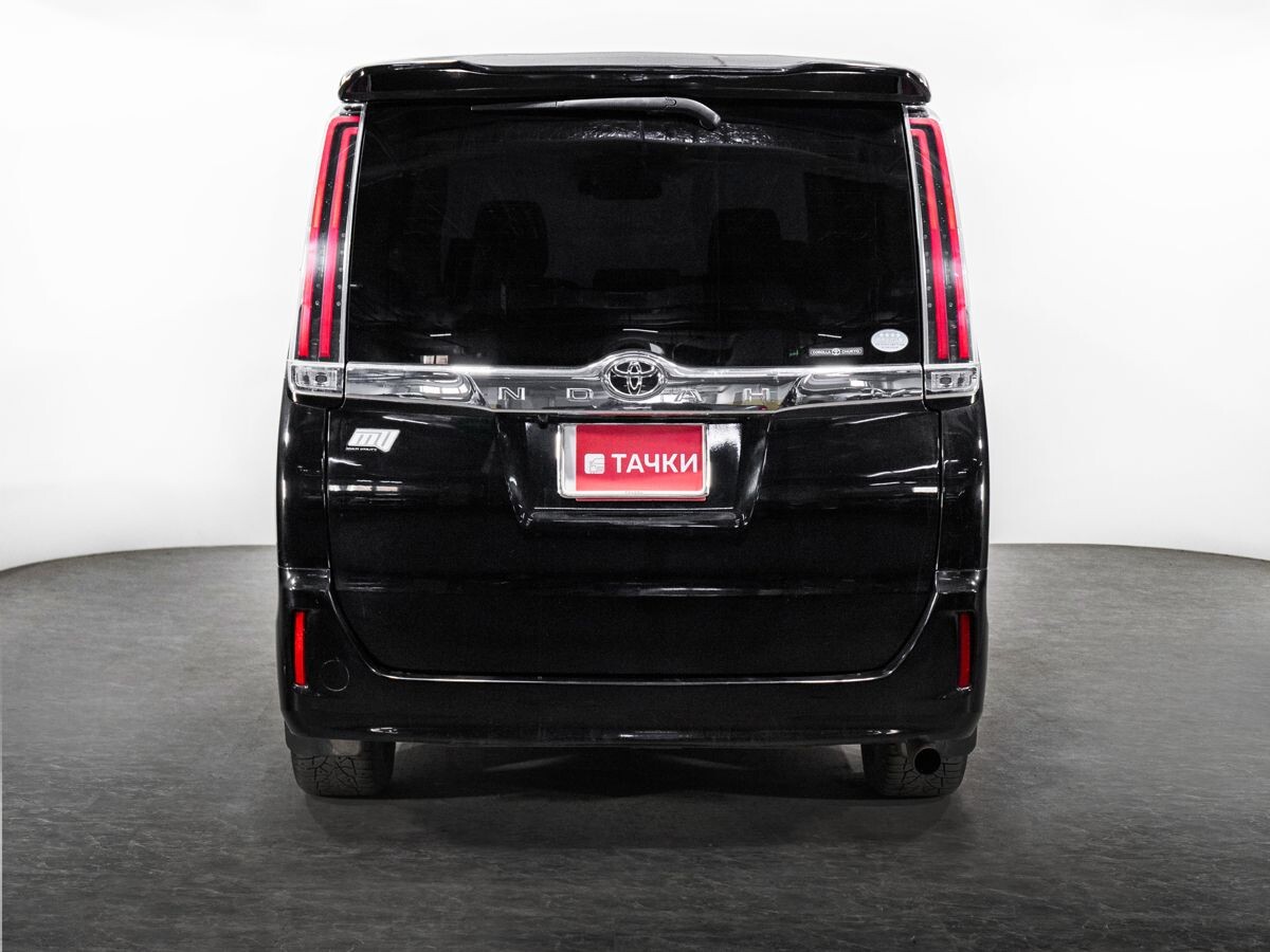 Toyota Noah 2019 - фото автомобиля