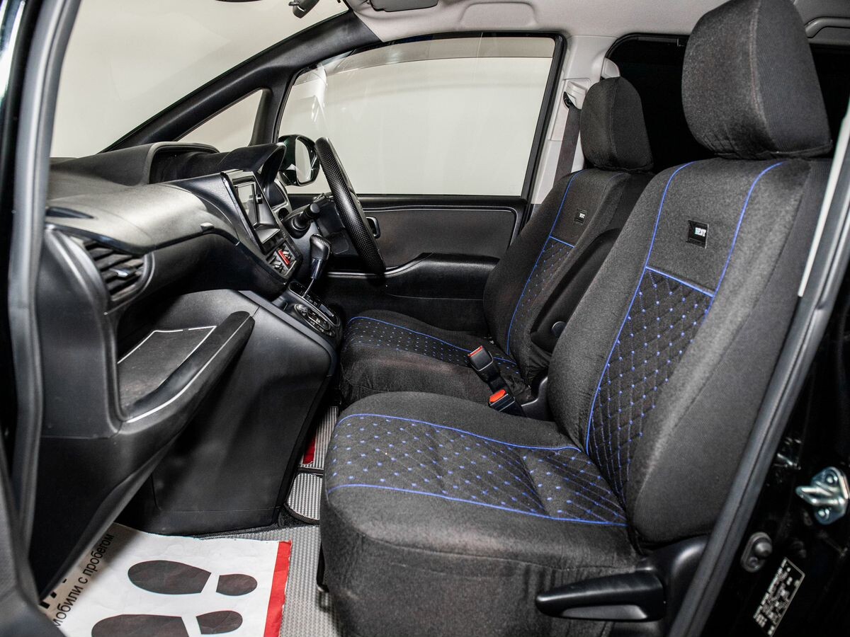 Toyota Noah 2019 - фото автомобиля