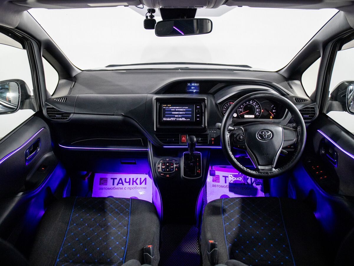 Toyota Noah 2019 - фото автомобиля