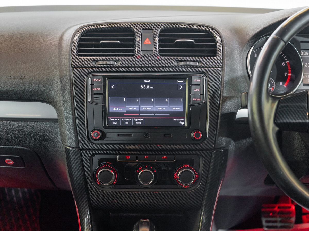 Volkswagen Golf 2011 - фото автомобиля