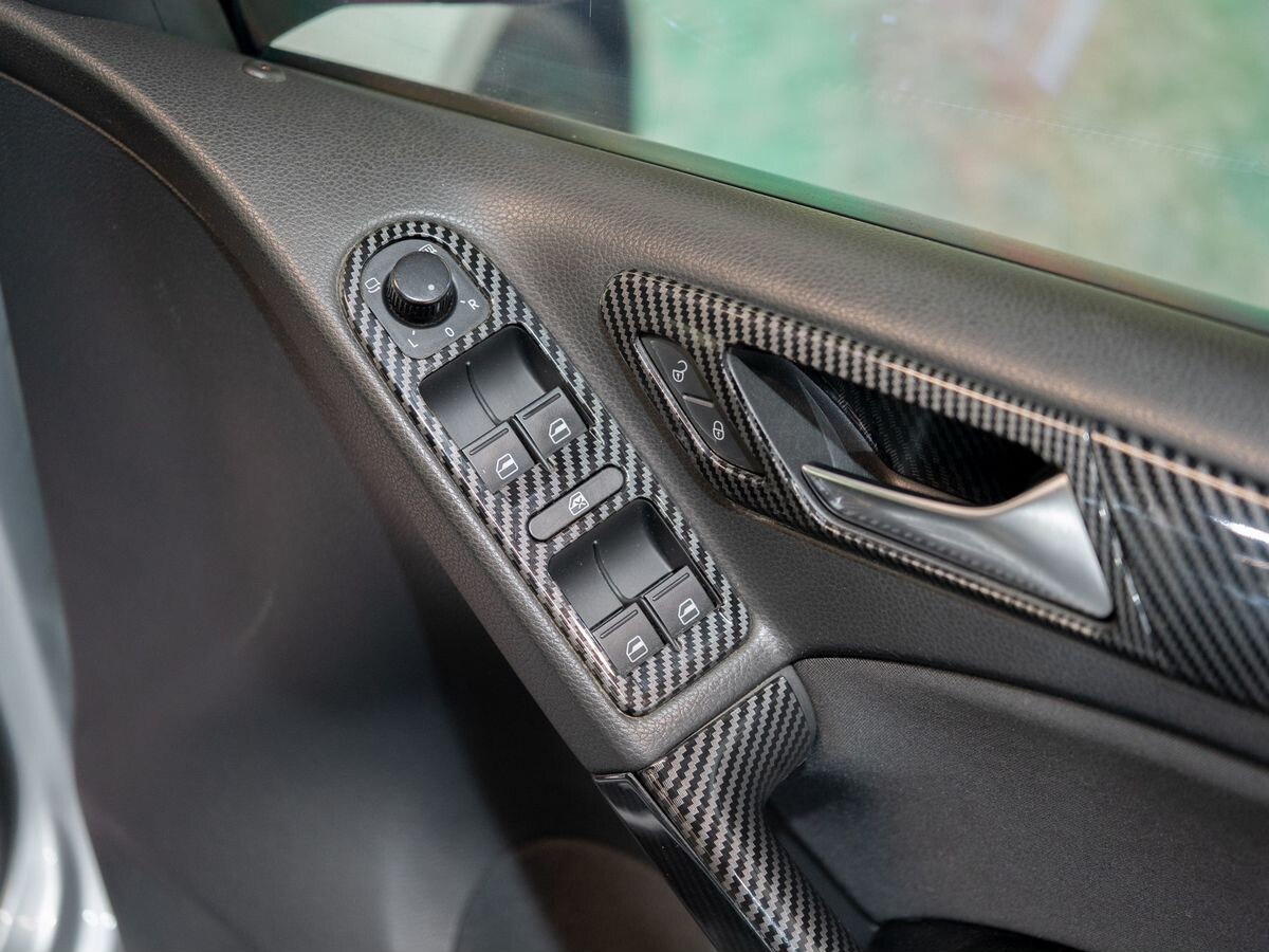 Volkswagen Golf 2011 - фото автомобиля