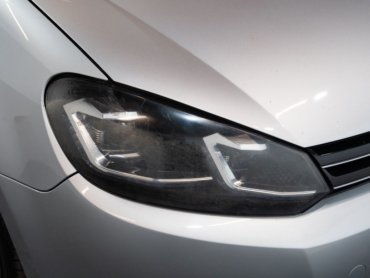 Volkswagen Golf 2011 - фото автомобиля