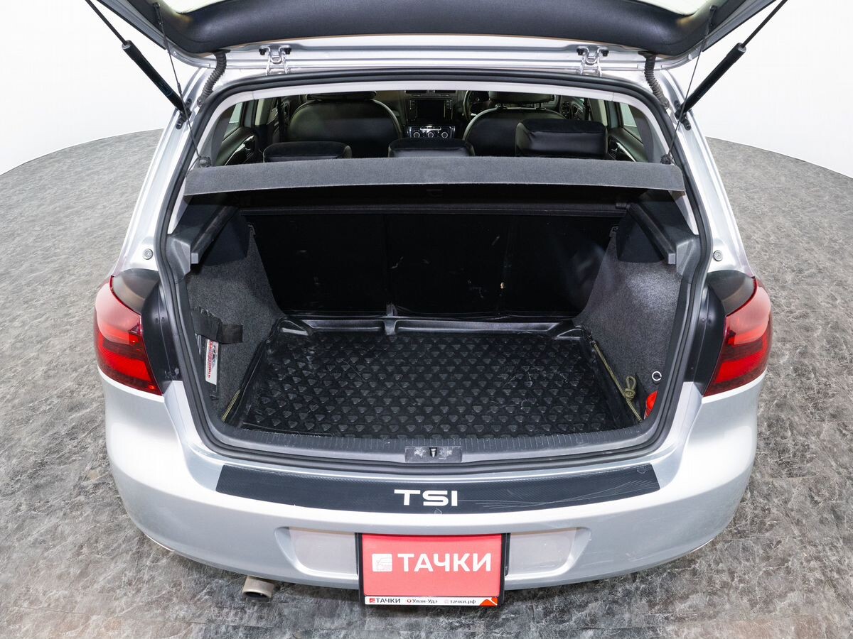 Volkswagen Golf 2011 - фото автомобиля