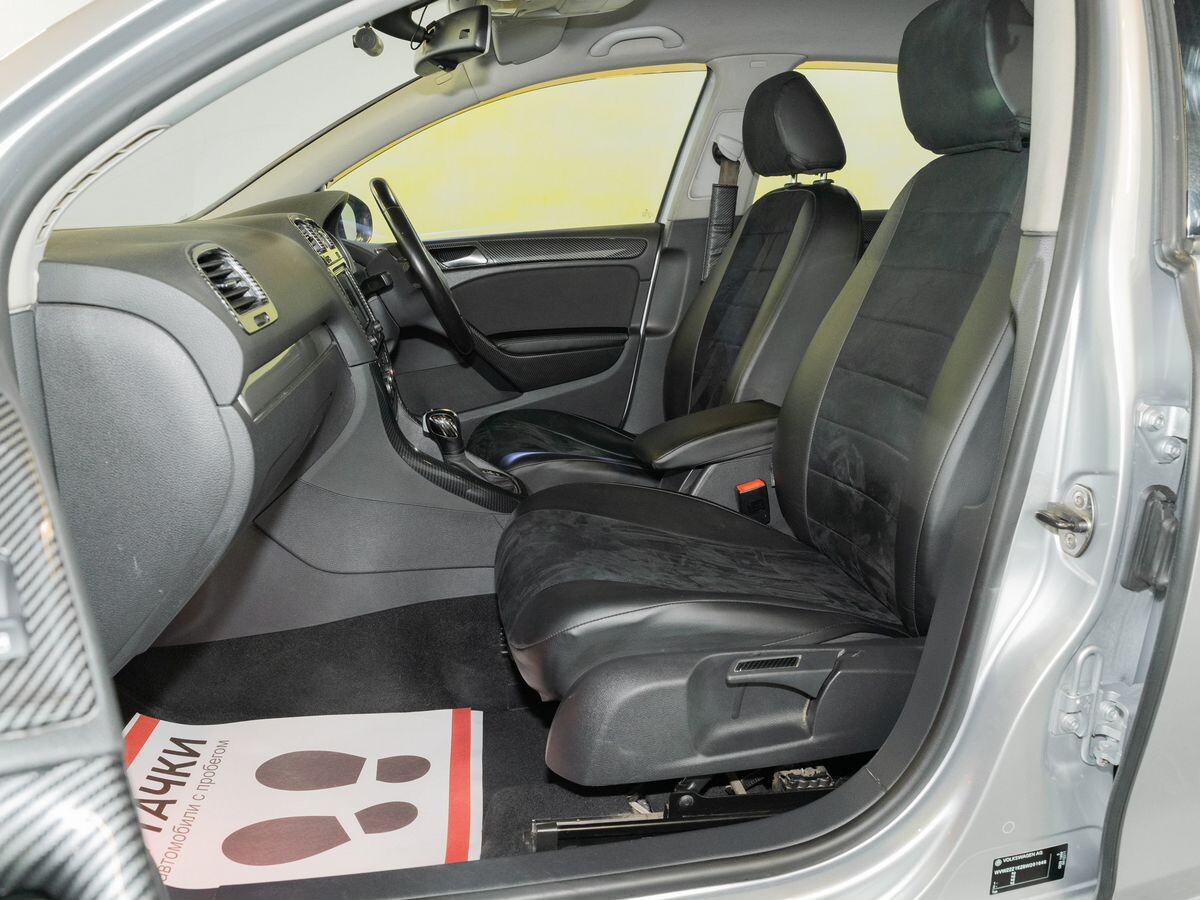 Volkswagen Golf 2011 - фото автомобиля