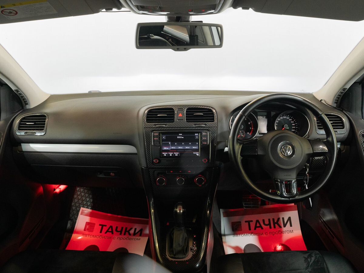 Volkswagen Golf 2011 - фото автомобиля