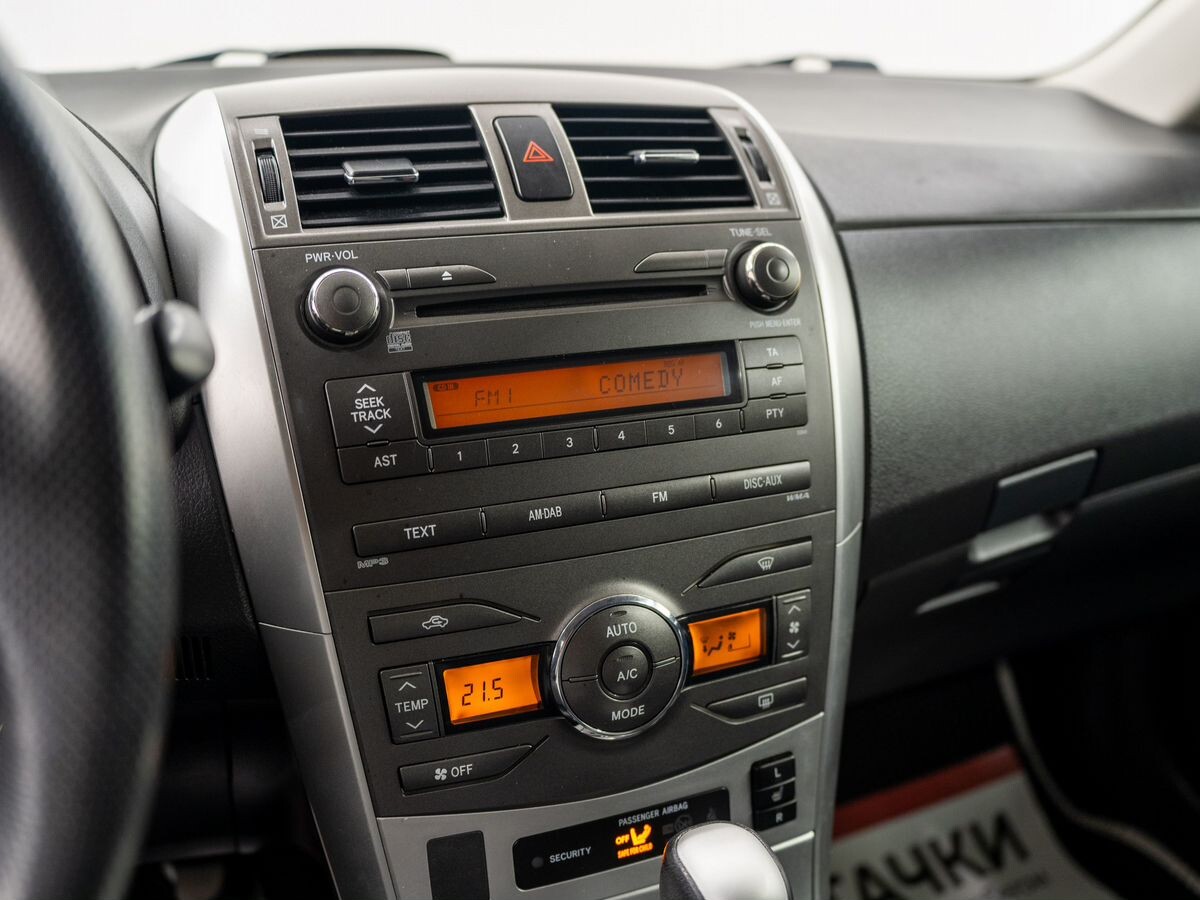 Toyota Corolla 2012 - фото автомобиля