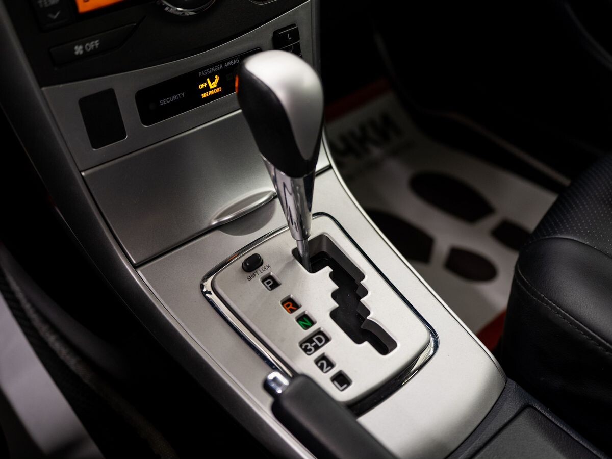 Toyota Corolla 2012 - фото автомобиля