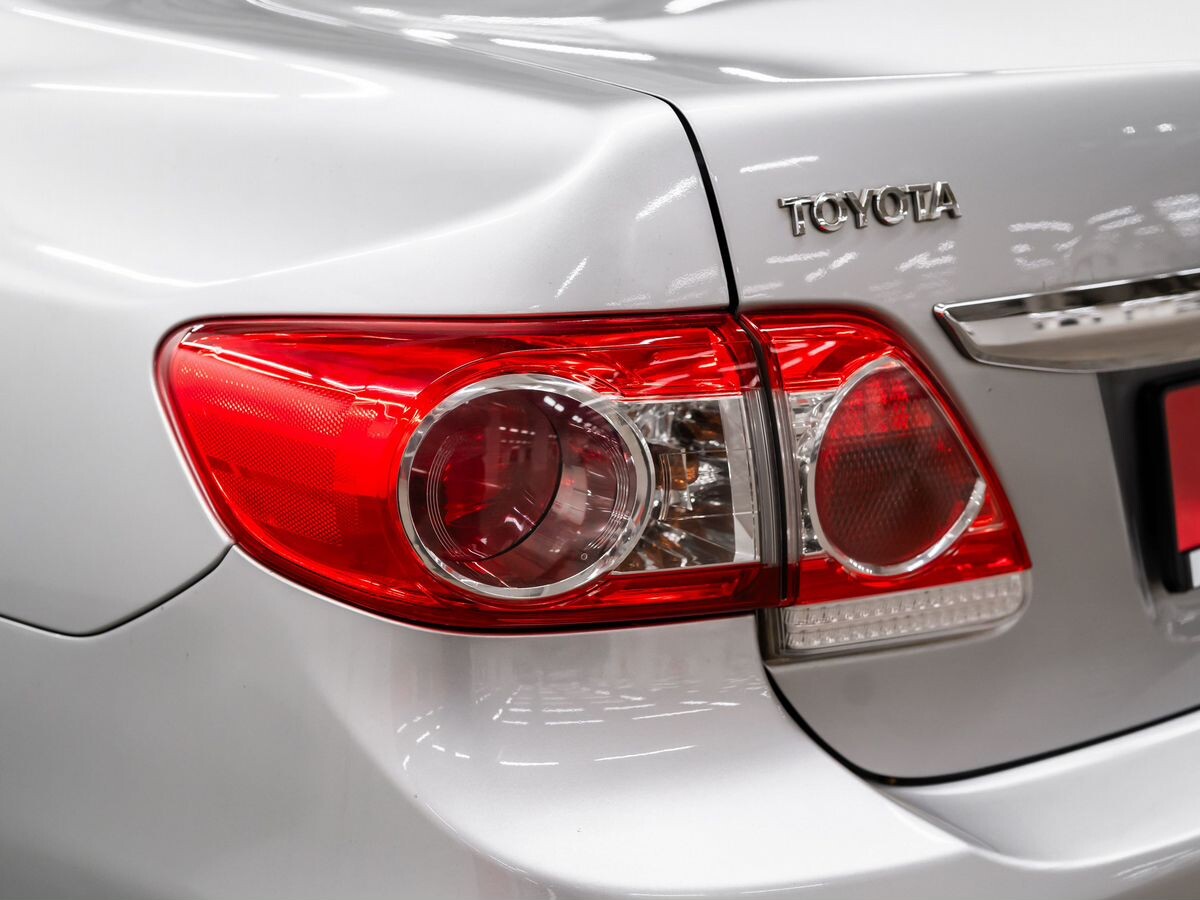 Toyota Corolla 2012 - фото автомобиля