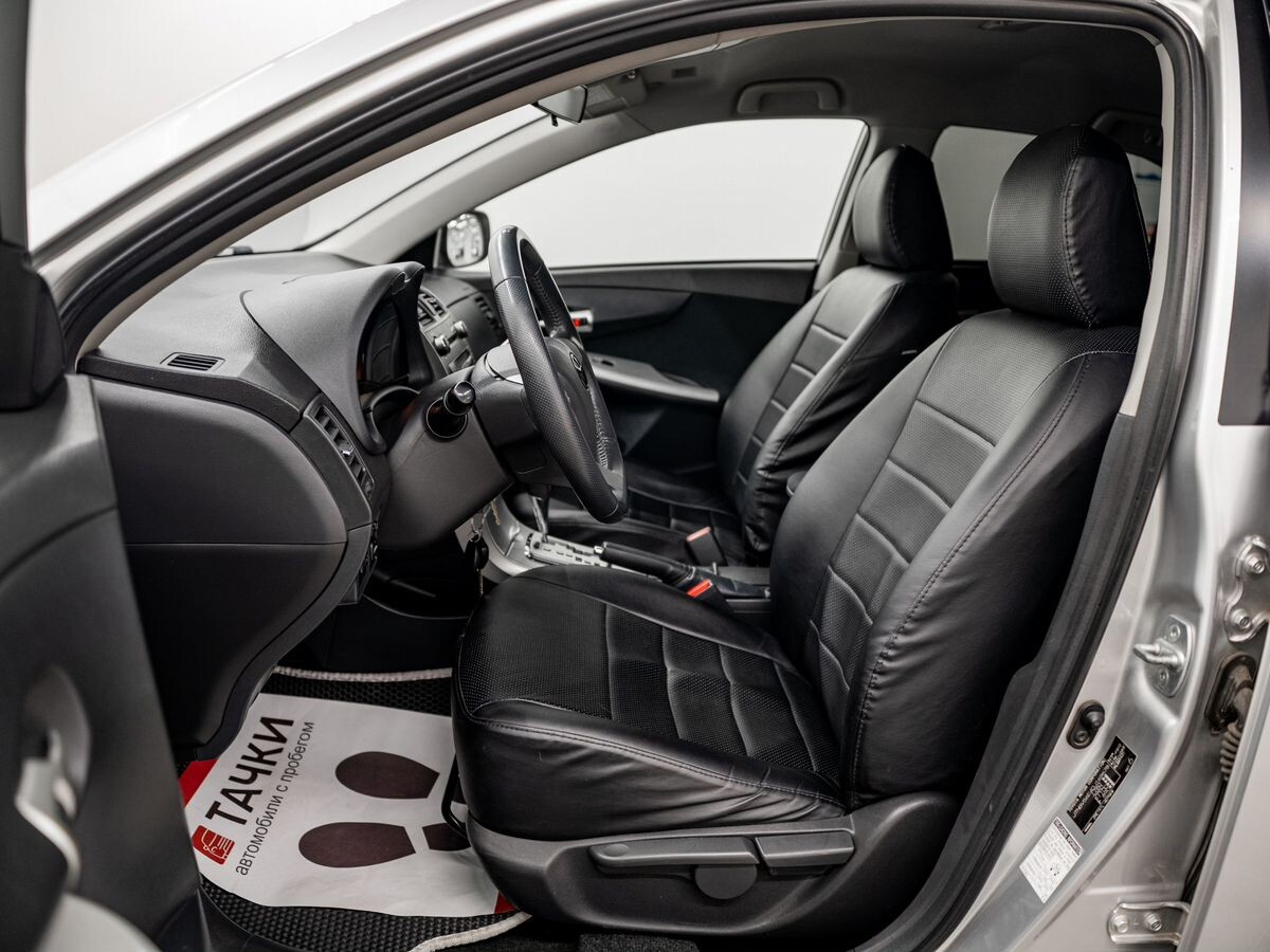 Toyota Corolla 2012 - фото автомобиля