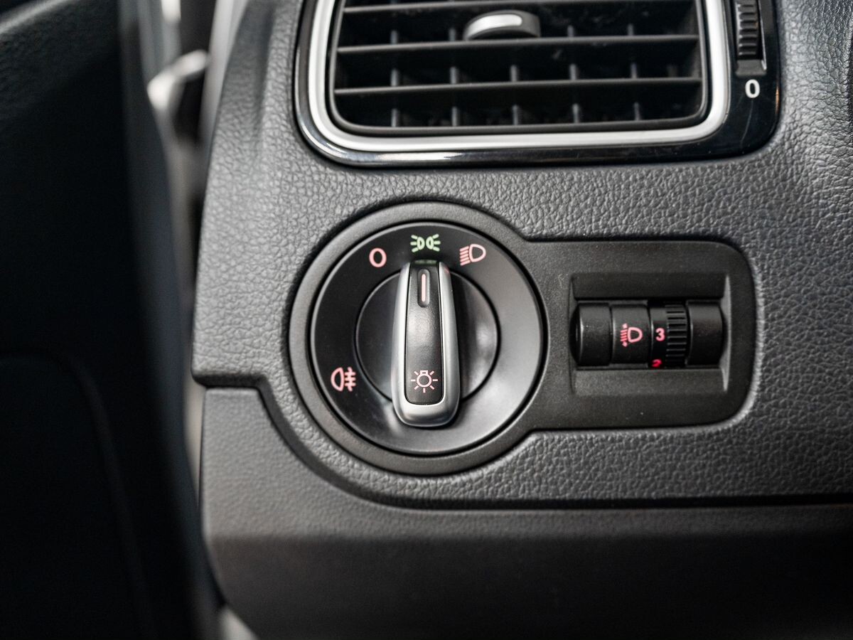 Volkswagen Polo 2017 - фото автомобиля