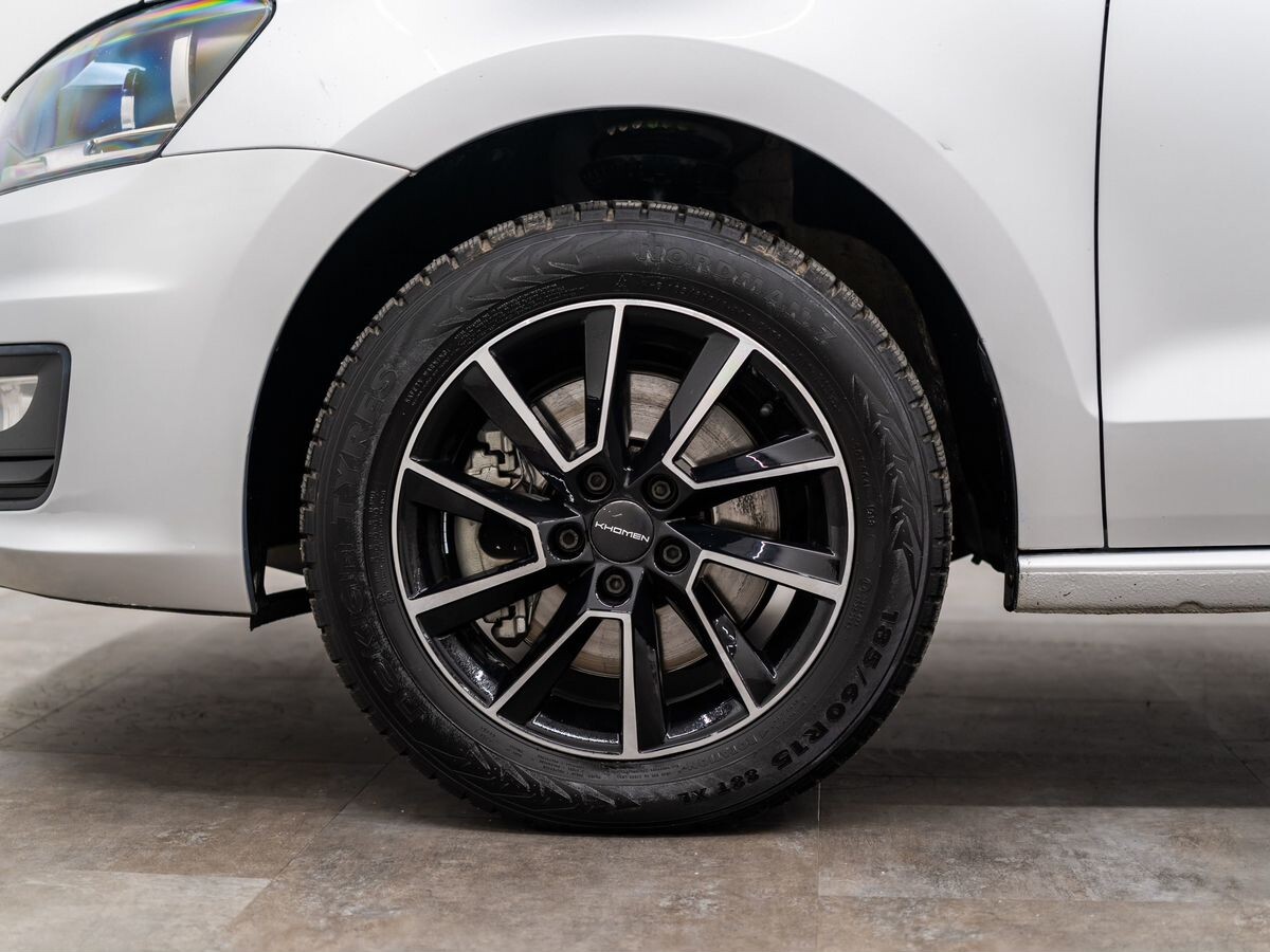 Volkswagen Polo 2017 - фото автомобиля