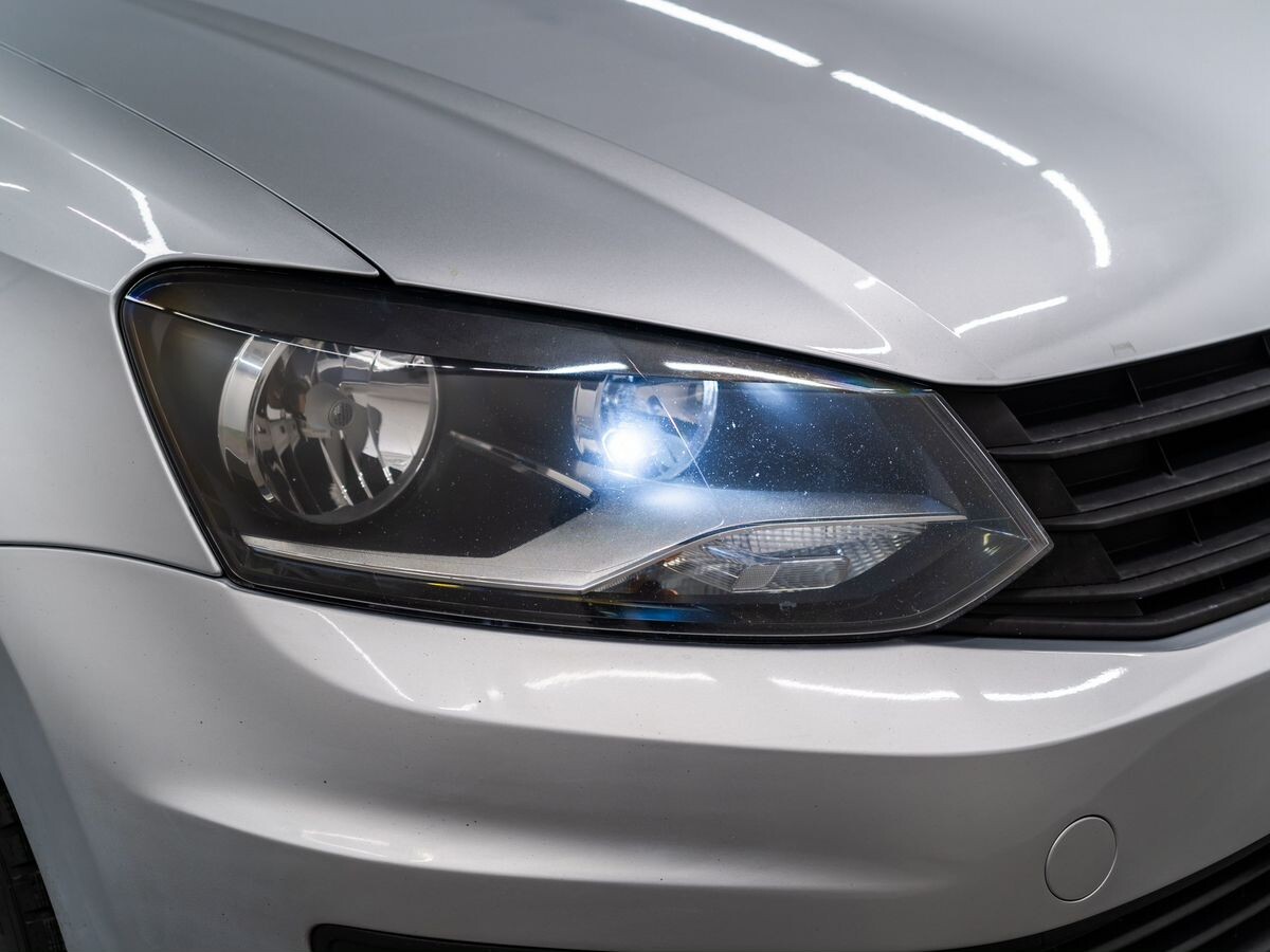 Volkswagen Polo 2017 - фото автомобиля