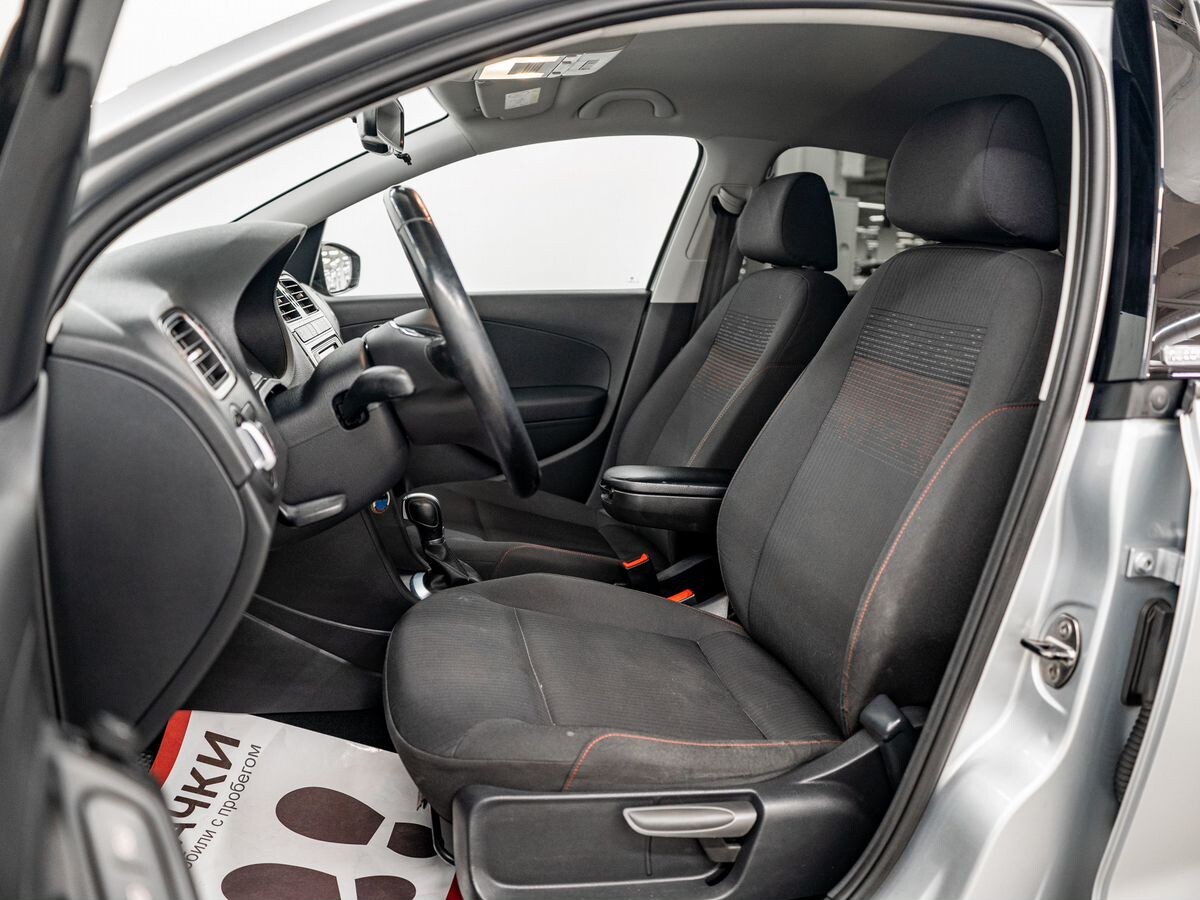 Volkswagen Polo 2017 - фото автомобиля