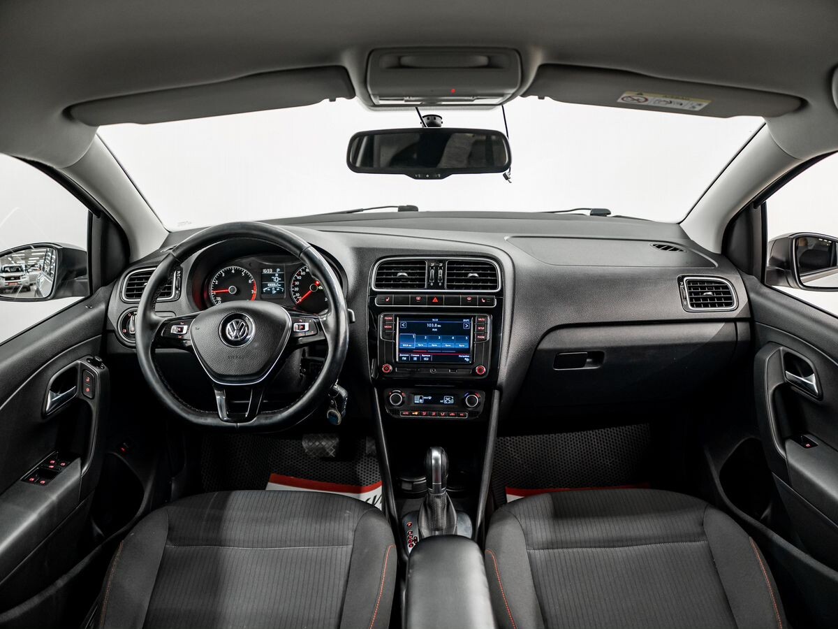 Volkswagen Polo 2017 - фото автомобиля