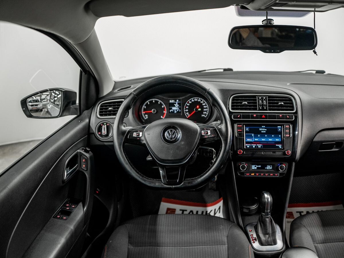 Volkswagen Polo 2017 - фото автомобиля