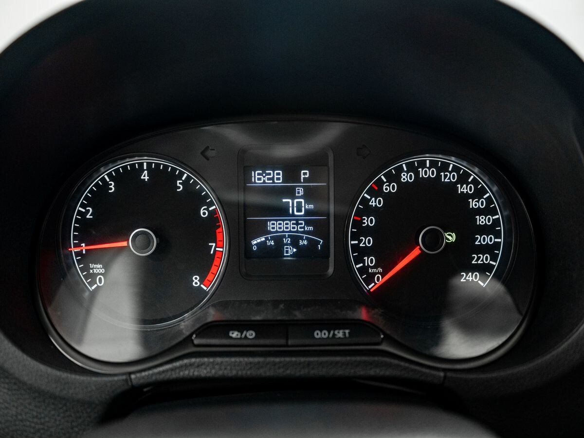 Volkswagen Polo 2017 - фото автомобиля