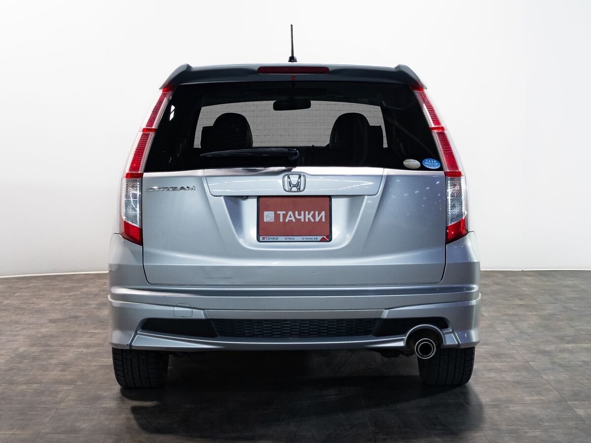 Honda Stream 2010 - фото автомобиля