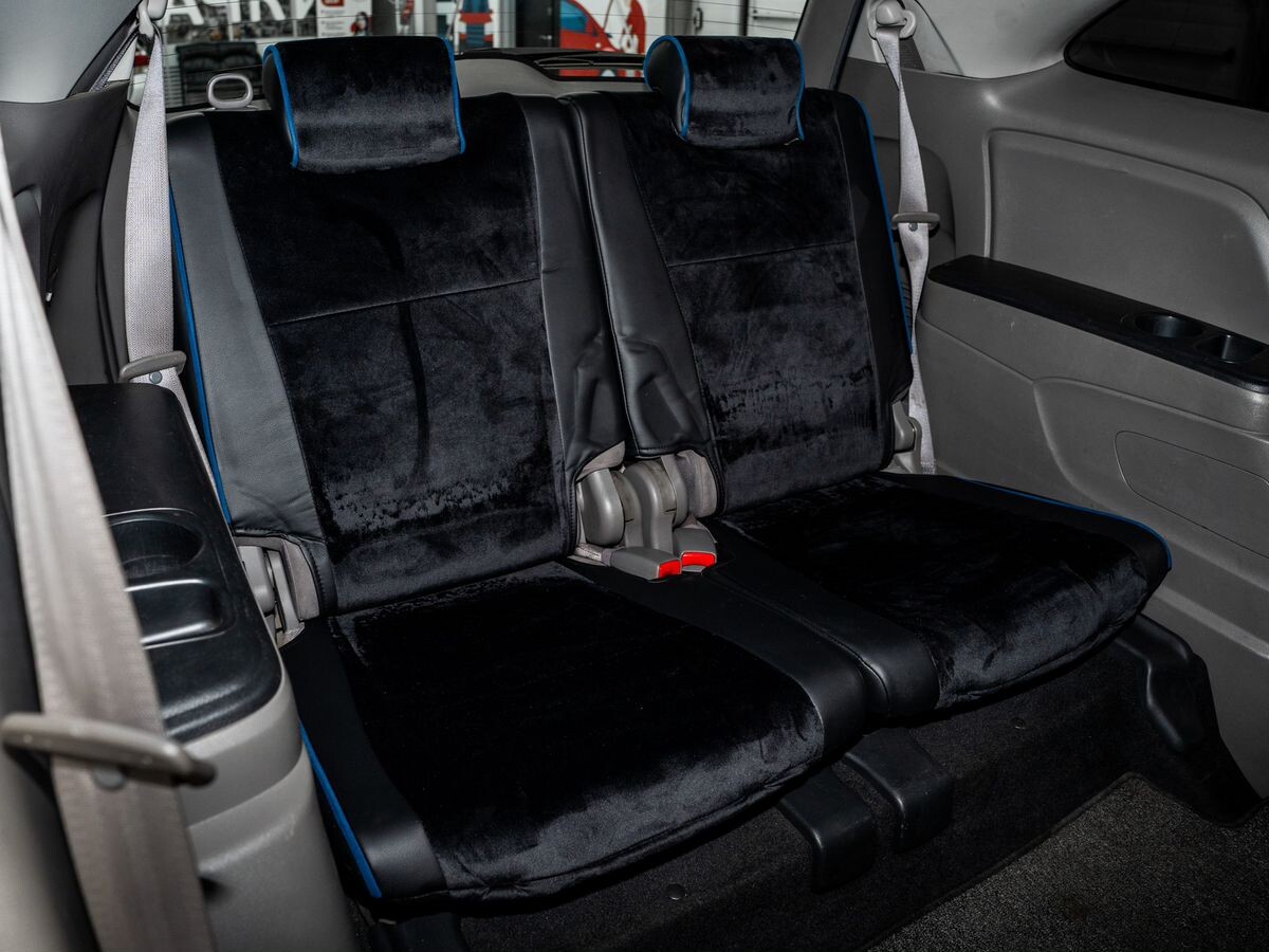 Honda Stream 2010 - фото автомобиля