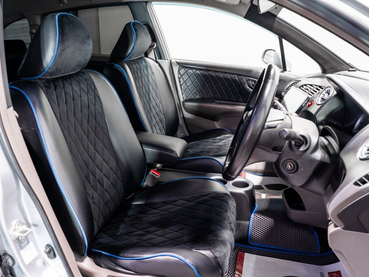 Honda Stream 2010 - фото автомобиля