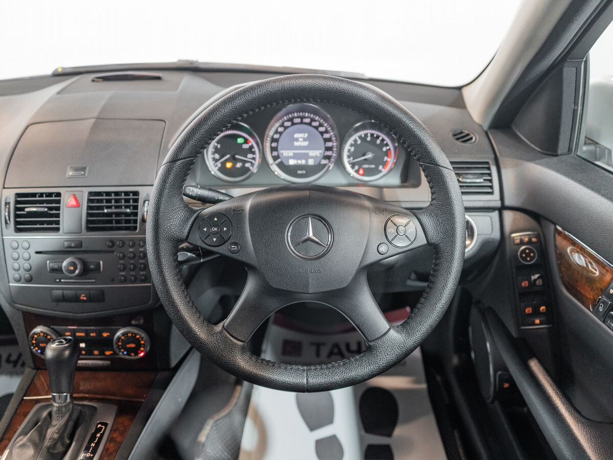 Mercedes-Benz C-Класс 2010 - фото автомобиля