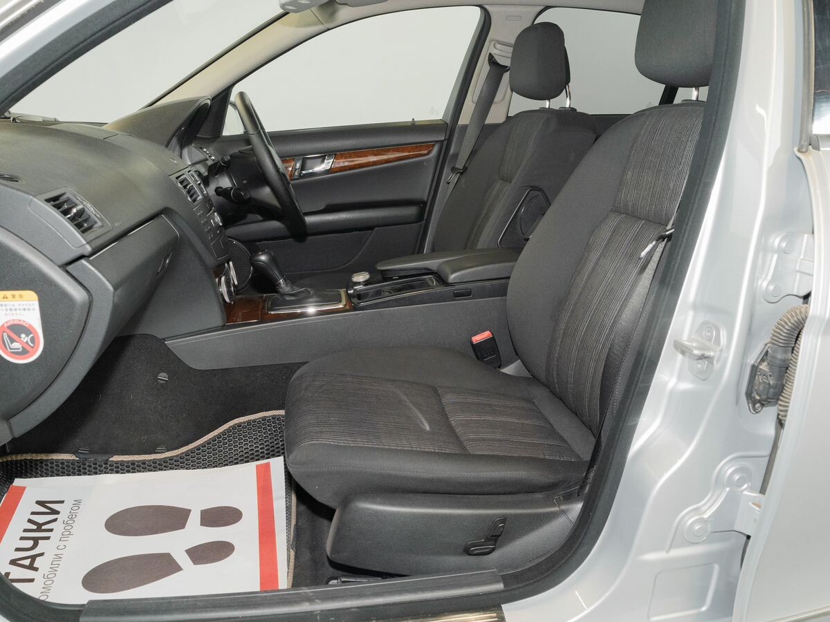 Mercedes-Benz C-Класс 2010 - фото автомобиля
