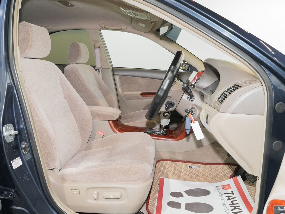 Toyota Camry 2005 - фото автомобиля