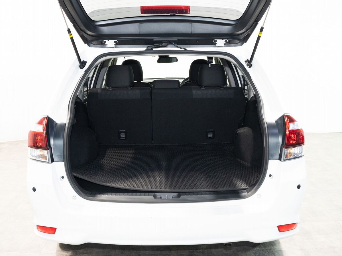 Toyota Corolla 2019 - фото автомобиля