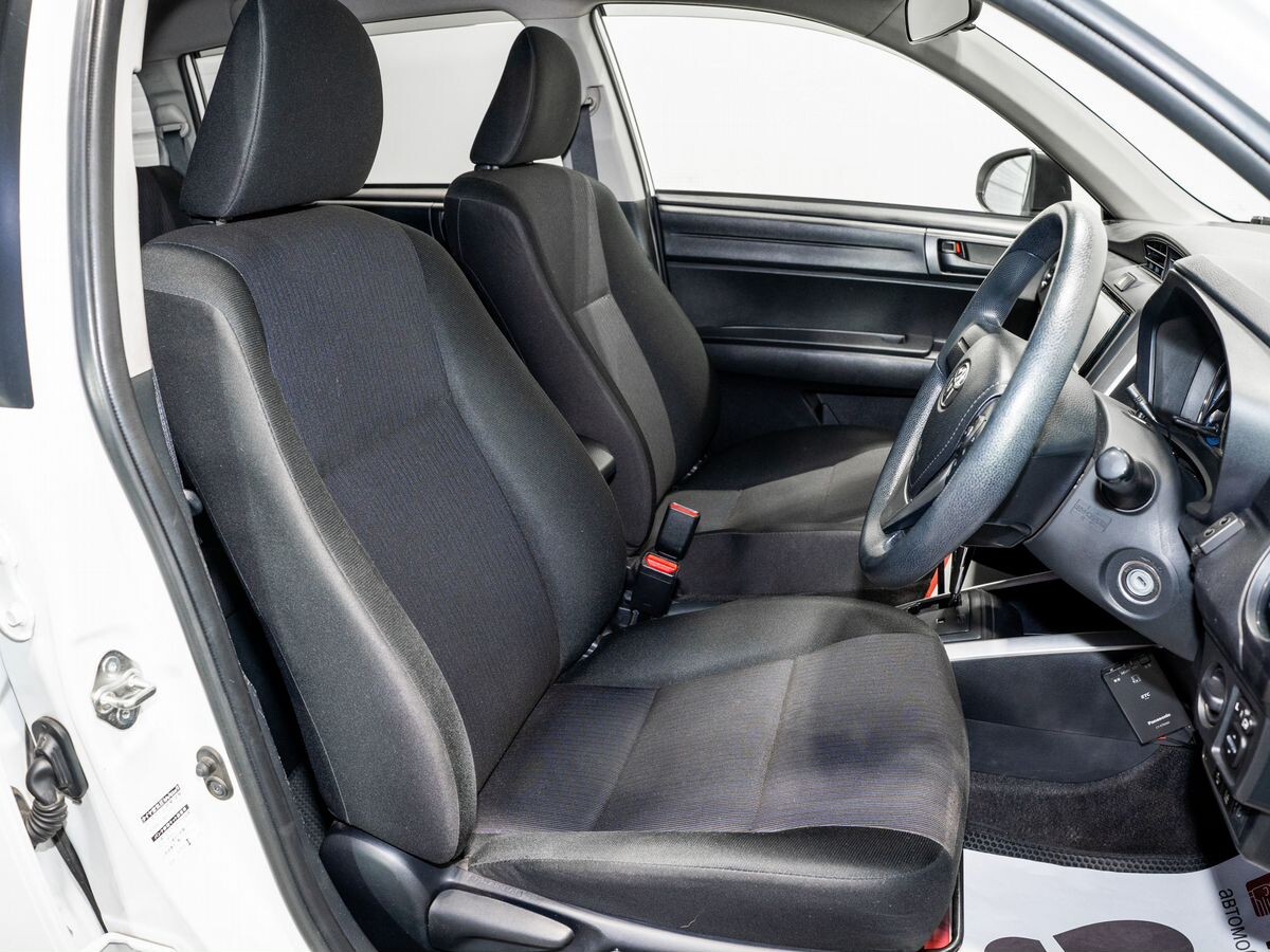 Toyota Corolla 2019 - фото автомобиля