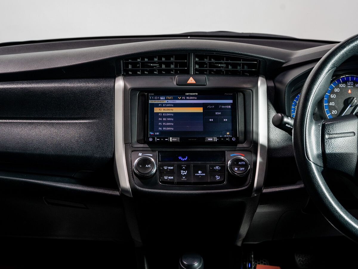 Toyota Corolla 2019 - фото автомобиля