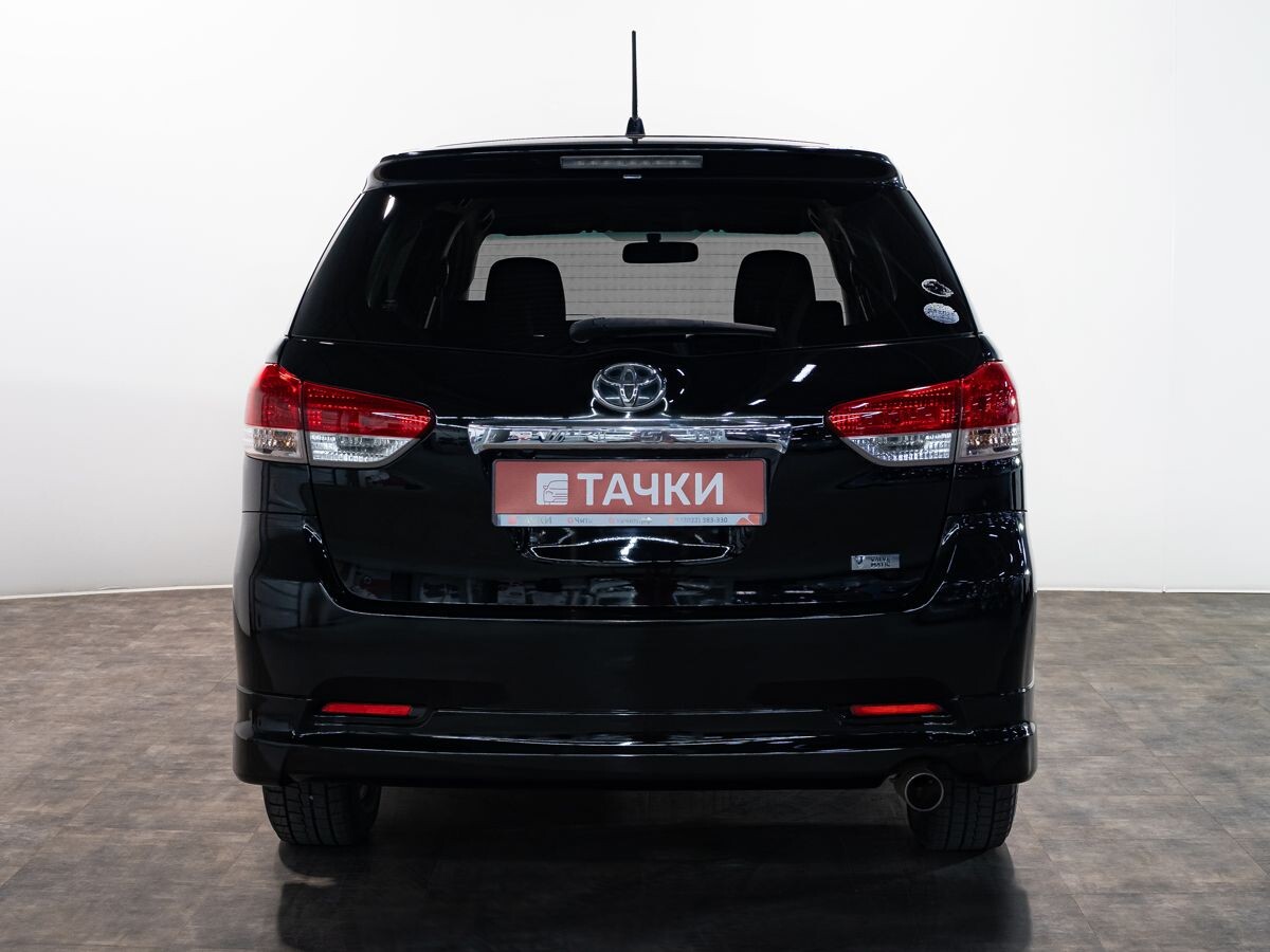 Toyota Wish 2010 - фото автомобиля