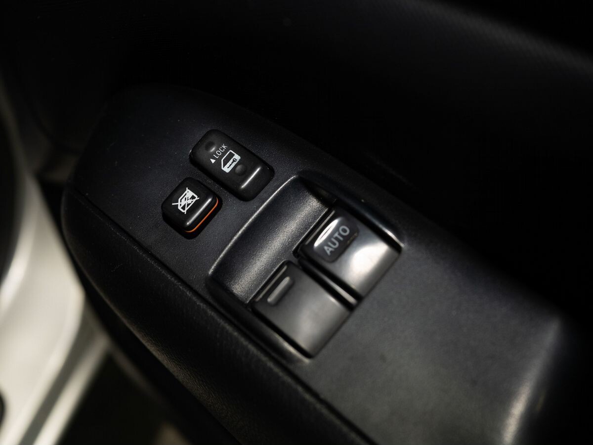 Toyota Succeed 2016 - фото автомобиля