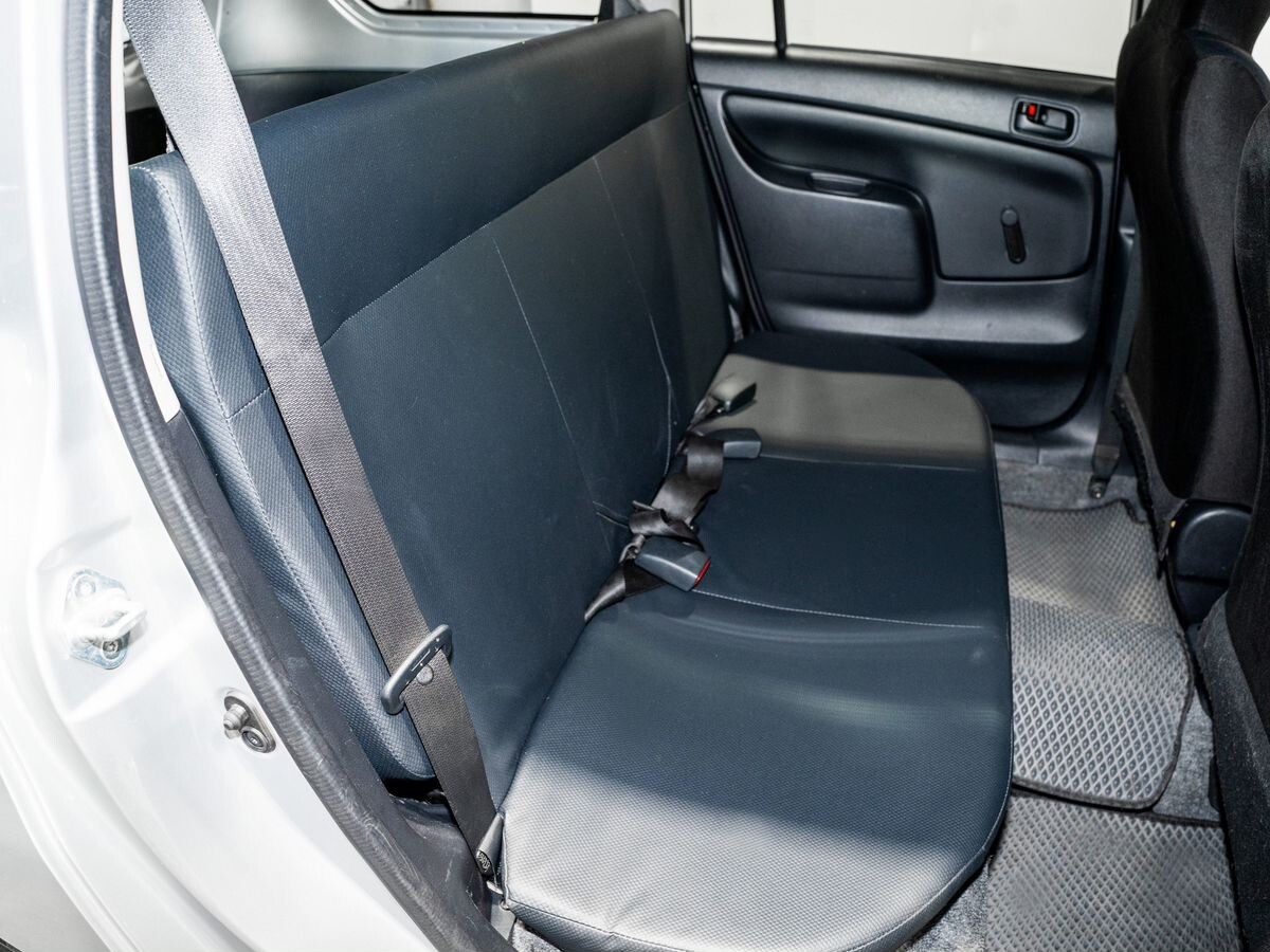 Toyota Succeed 2016 - фото автомобиля