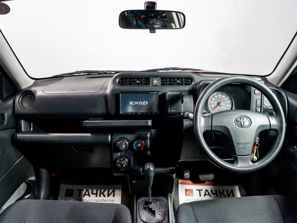 Toyota Succeed 2016 - фото автомобиля