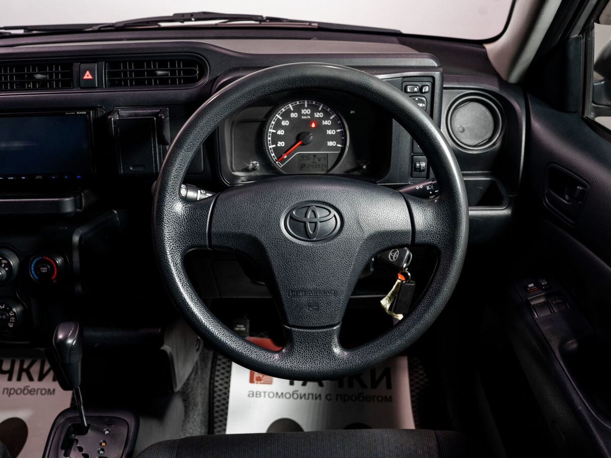 Toyota Succeed 2016 - фото автомобиля