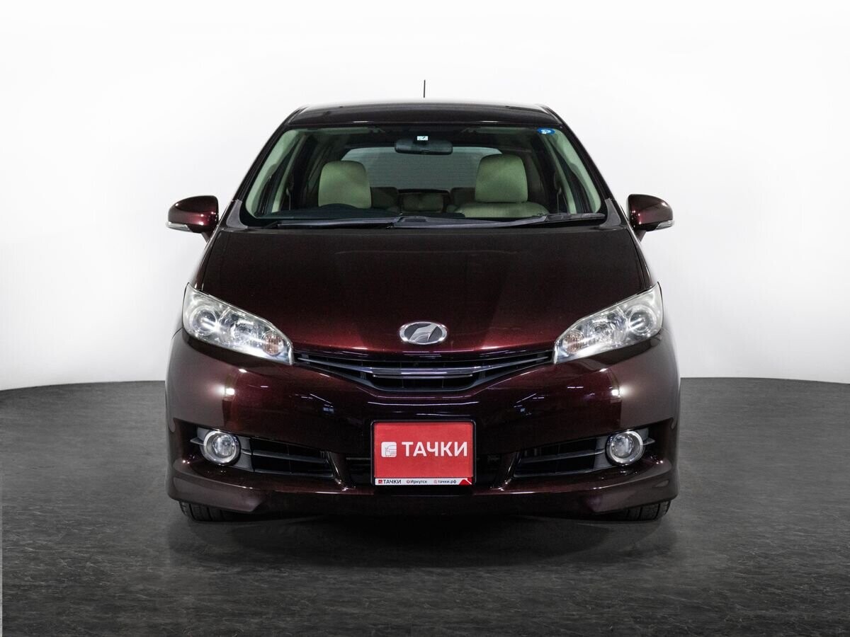 Toyota Wish 2013 - фото автомобиля