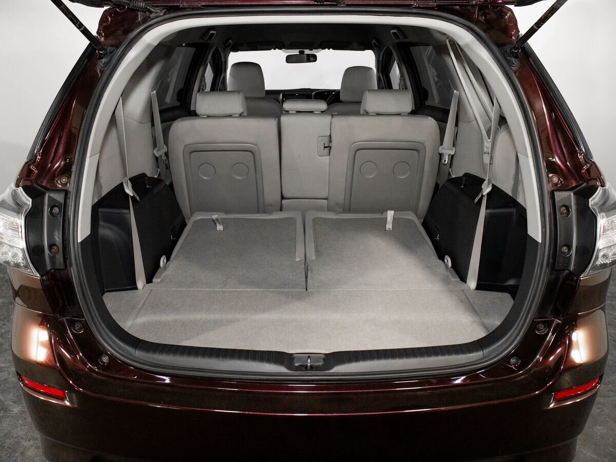 Toyota Wish 2013 - фото автомобиля