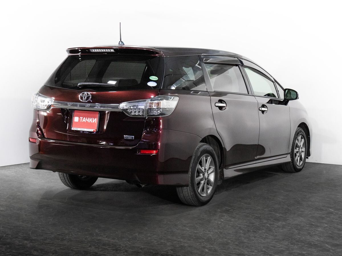 Toyota Wish 2013 - фото автомобиля