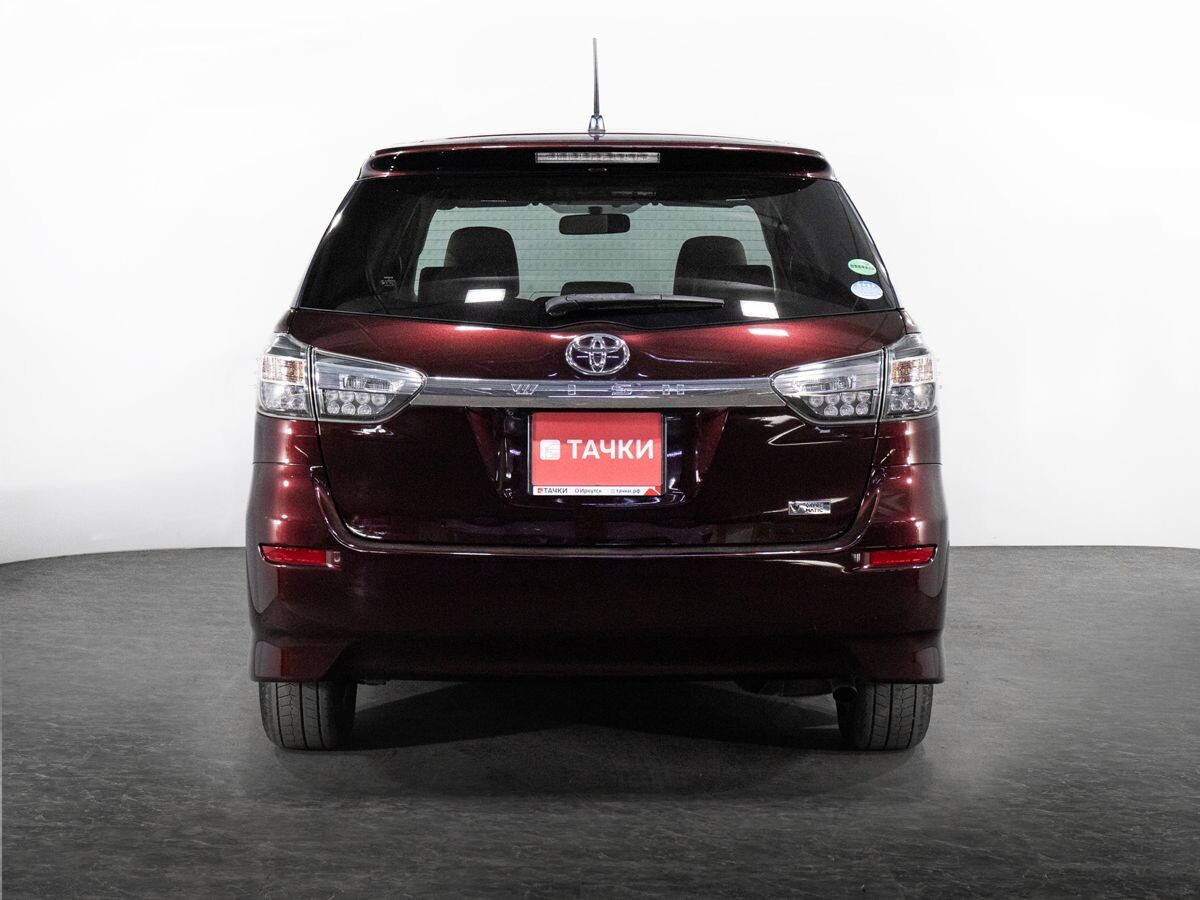 Toyota Wish 2013 - фото автомобиля