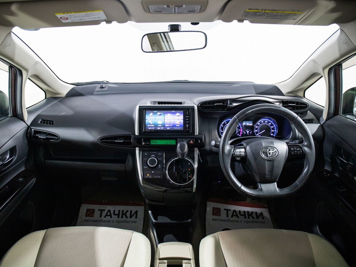 Toyota Wish 2013 - фото автомобиля