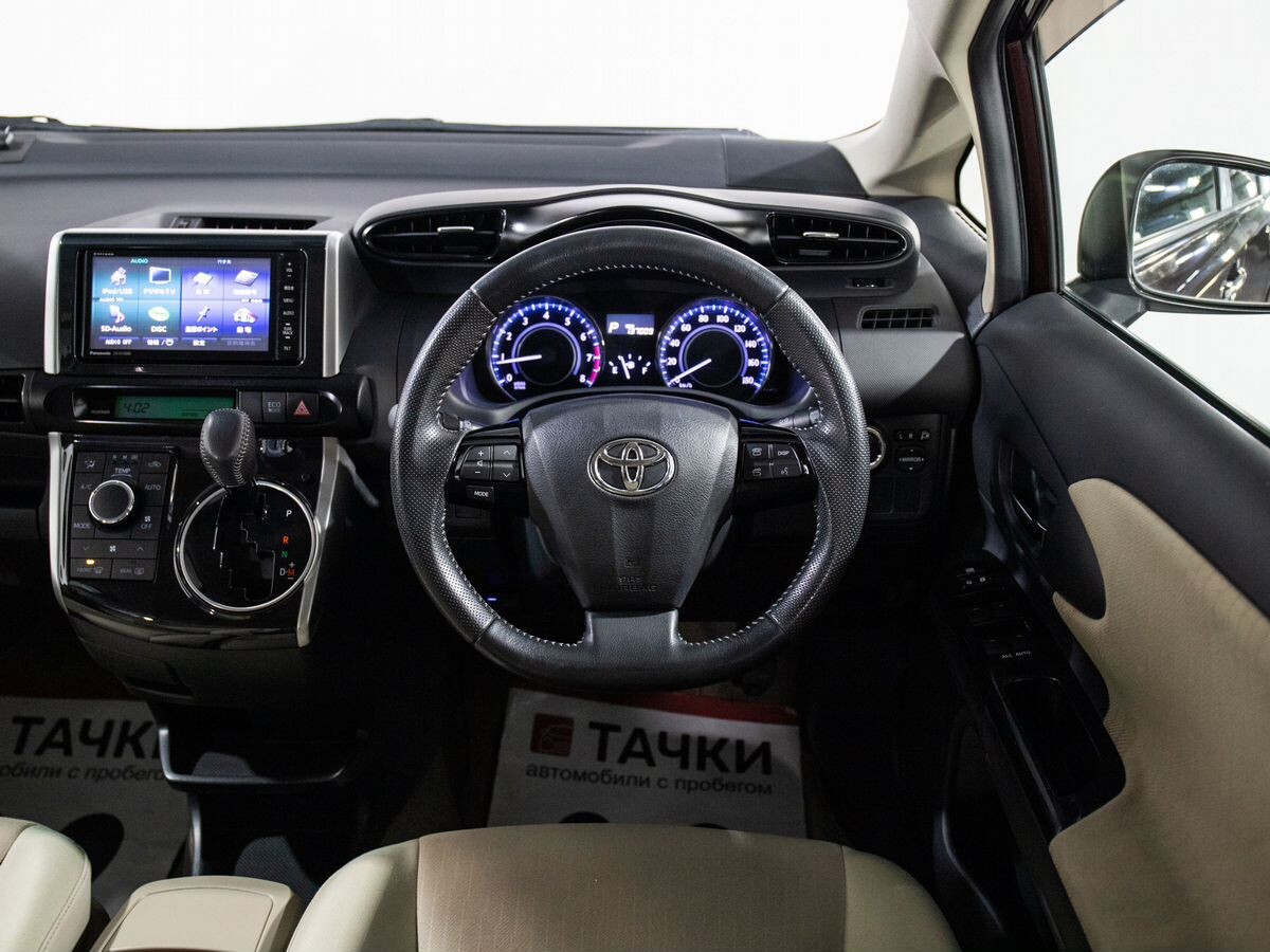 Toyota Wish 2013 - фото автомобиля