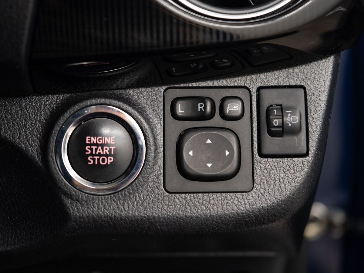 Toyota Vitz 2018 - фото автомобиля