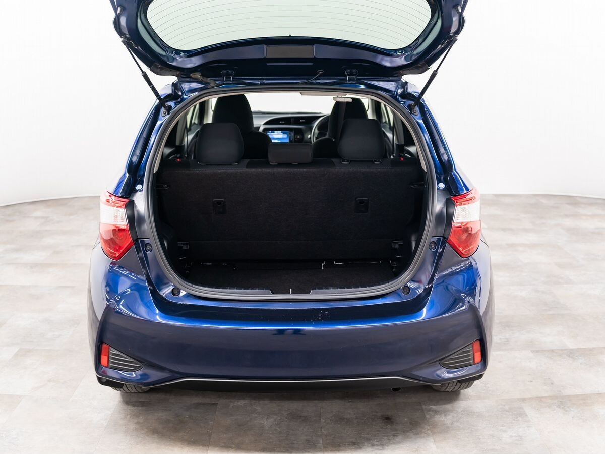 Toyota Vitz 2018 - фото автомобиля