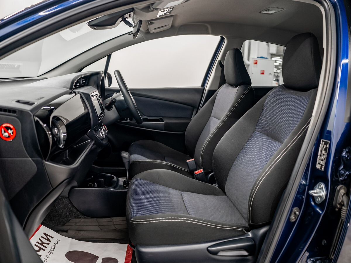 Toyota Vitz 2018 - фото автомобиля