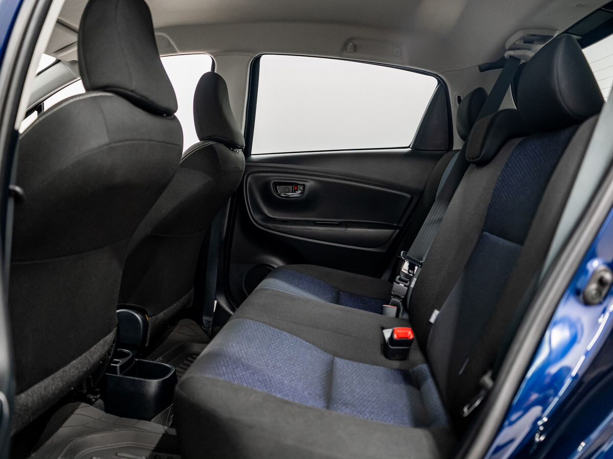 Toyota Vitz 2018 - фото автомобиля