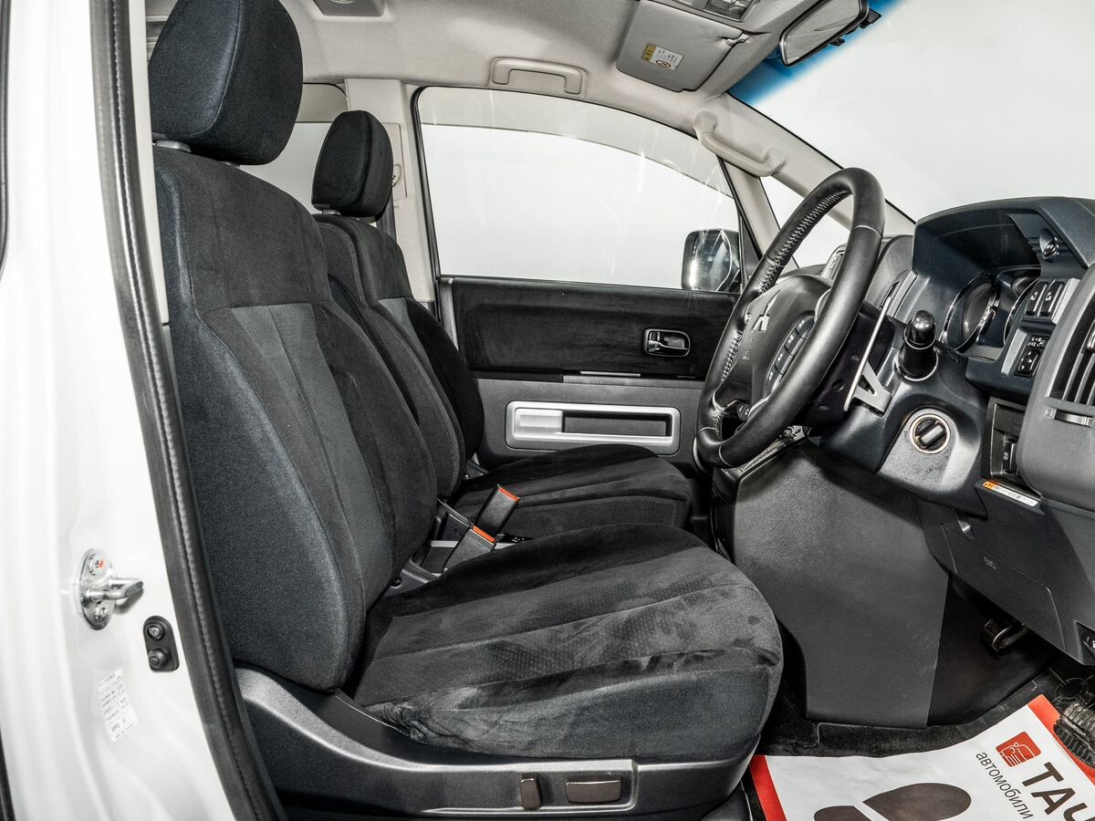 Mitsubishi Delica D:5 2009 - фото автомобиля