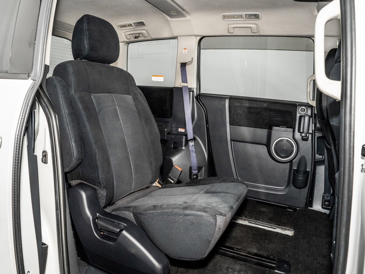 Mitsubishi Delica D:5 2009 - фото автомобиля