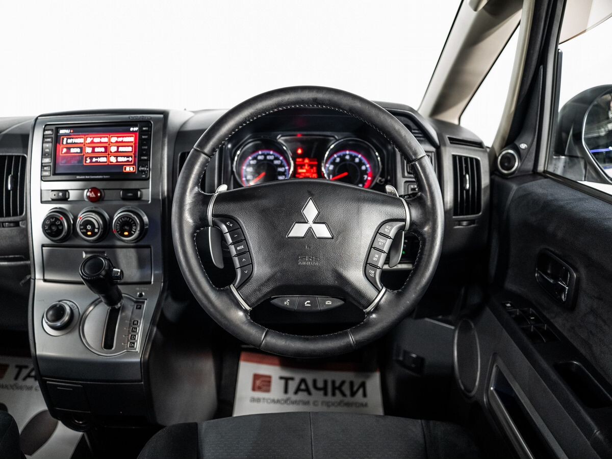 Mitsubishi Delica D:5 2009 - фото автомобиля