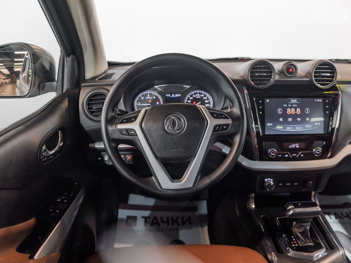 Dongfeng DF6 2022 - фото автомобиля