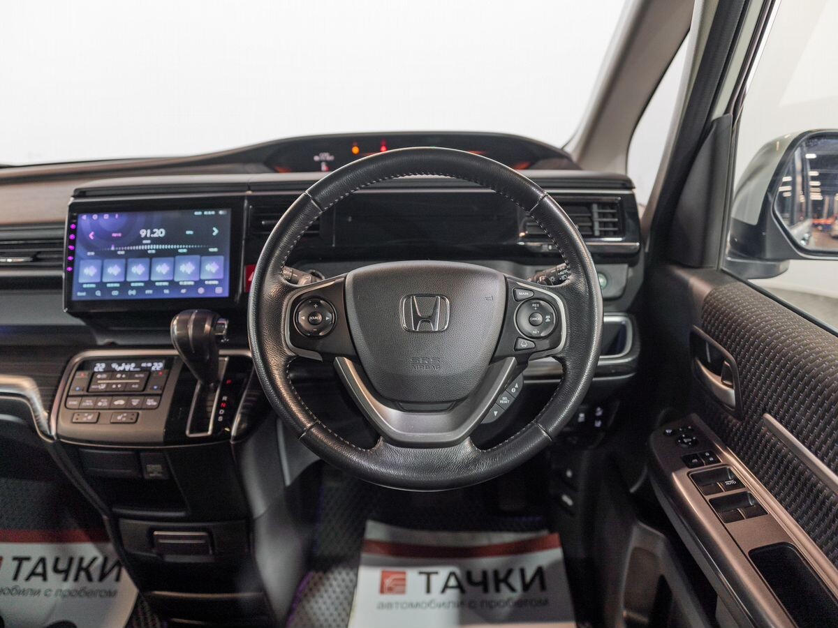 Honda Stepwgn 2015 - фото автомобиля