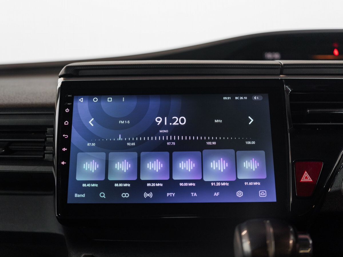 Honda Stepwgn 2015 - фото автомобиля